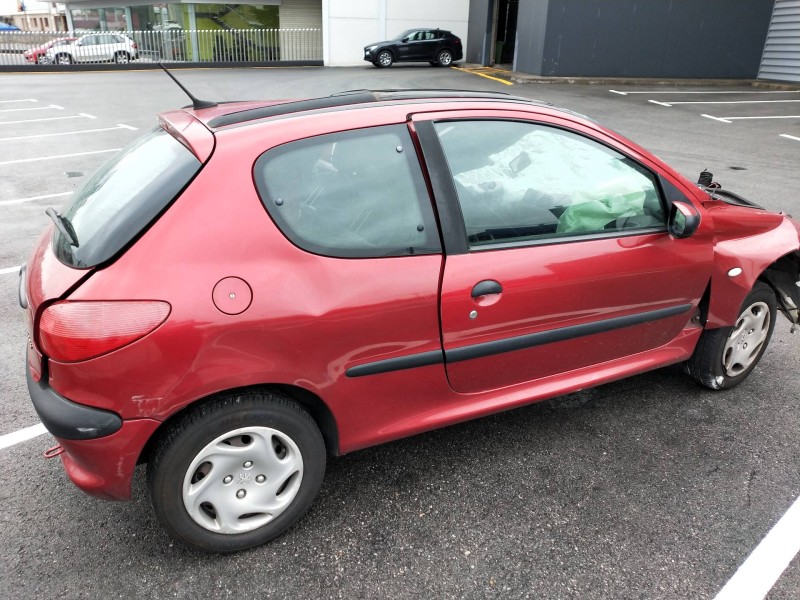 peugeot 206 berlina del año 2001