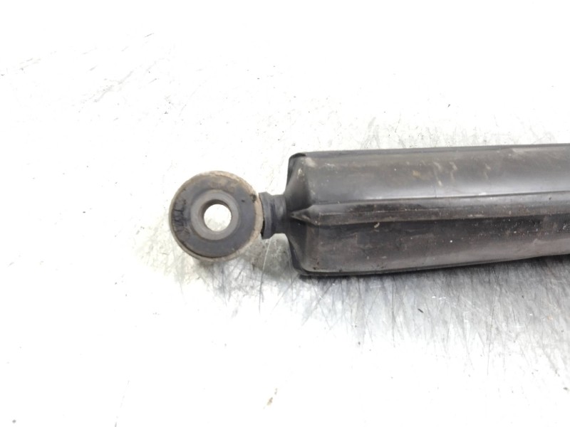 Recambio de amortiguador trasero para renault master desde ´98 2.5 diesel referencia OEM IAM   