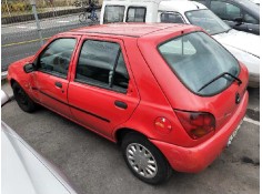 ford fiesta berlina del año 1998 2