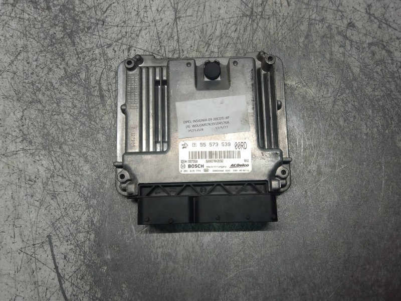 Recambio de centralita motor uce para opel insignia berlina cosmo referencia OEM IAM 0281015774 55573539 00RD