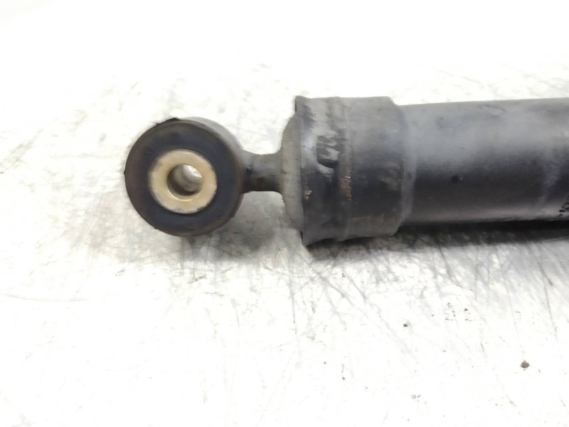 Recambio de amortiguador trasero para renault megane i classic (la0) 1.6e alize referencia OEM IAM   