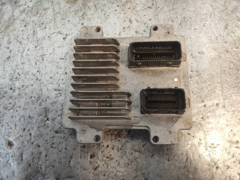 Recambio de centralita motor uce para opel corsa e color edition referencia OEM IAM 12679197  