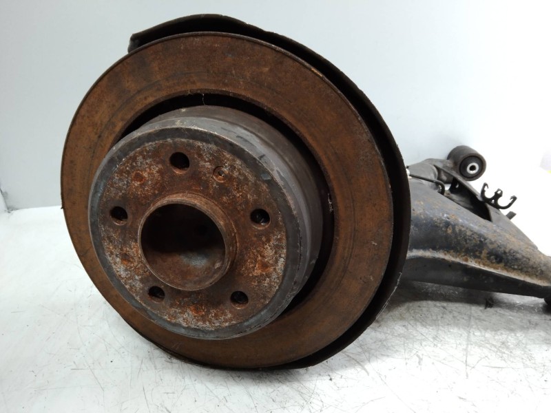 Recambio de mangueta trasera derecha para bmw serie 7 (e32) 5.0 v12 cat referencia OEM IAM   