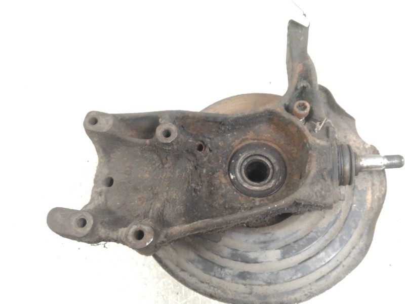 Recambio de mangueta delantera derecha para renault trafic t 1000 referencia OEM IAM   