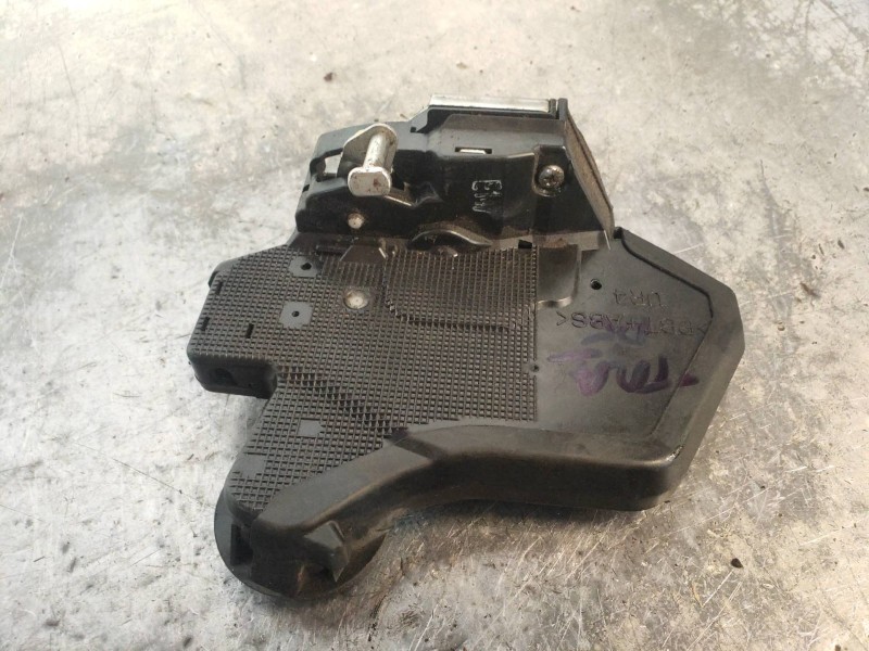 Recambio de motor cierre centralizado trasero derecho para toyota corolla verso (r1) 2.2 d-4d luna referencia OEM IAM   