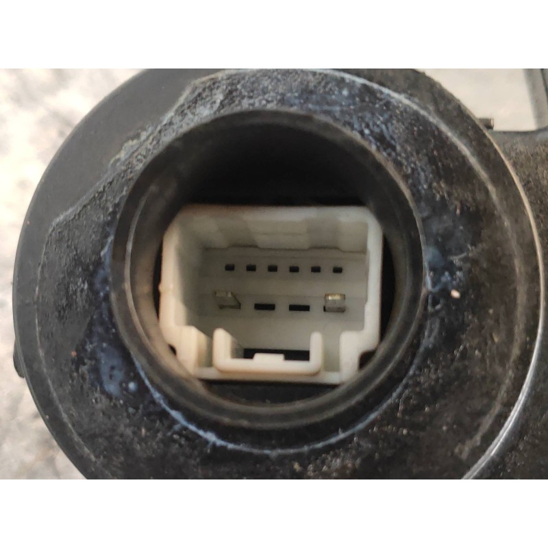 Recambio de motor cierre centralizado trasero izquierdo para toyota corolla verso (r1) 2.2 d-4d luna referencia OEM IAM   