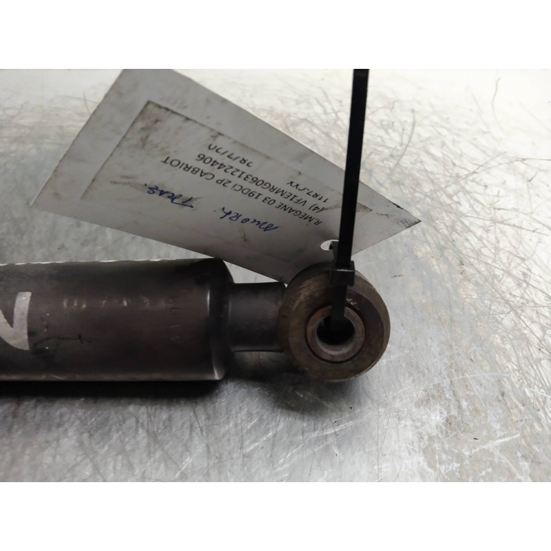Recambio de amortiguador trasero para renault megane ii coupe/cabrio confort dynamique referencia OEM IAM   