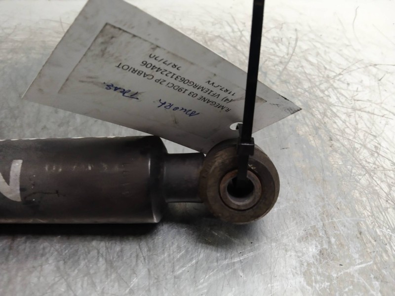 Recambio de amortiguador trasero para renault megane ii coupe/cabrio confort dynamique referencia OEM IAM   