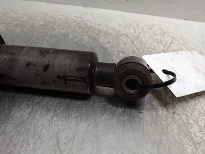 Recambio de amortiguador trasero para renault megane ii coupe/cabrio confort dynamique referencia OEM IAM   