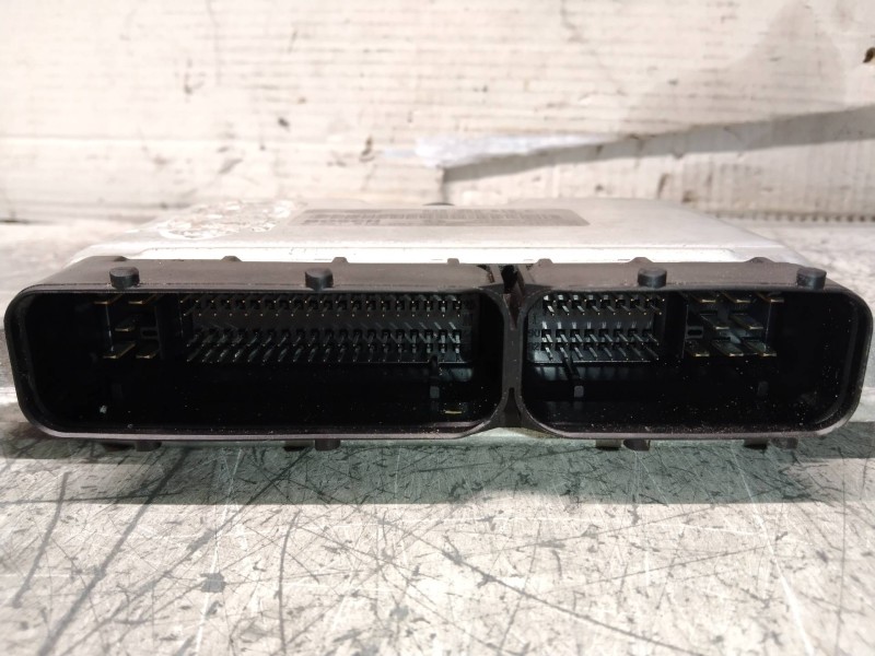 Recambio de centralita motor uce para volkswagen polo (9n1) highline referencia OEM IAM 0281010697 045906019C EDC15P