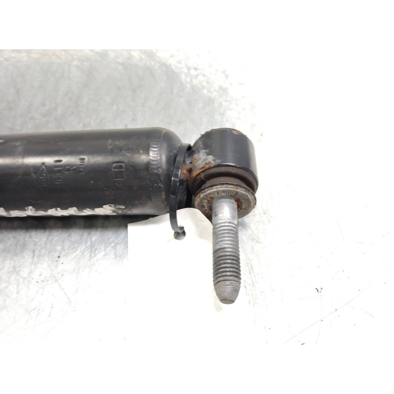Recambio de amortiguador trasero para renault megane ii classic berlina 1.5 dci diesel referencia OEM IAM   