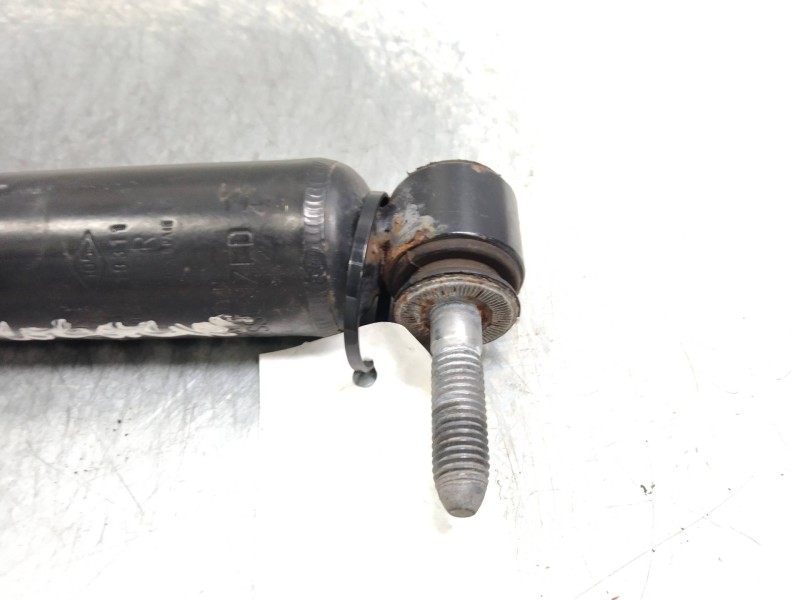 Recambio de amortiguador trasero para renault megane ii classic berlina 1.5 dci diesel referencia OEM IAM   