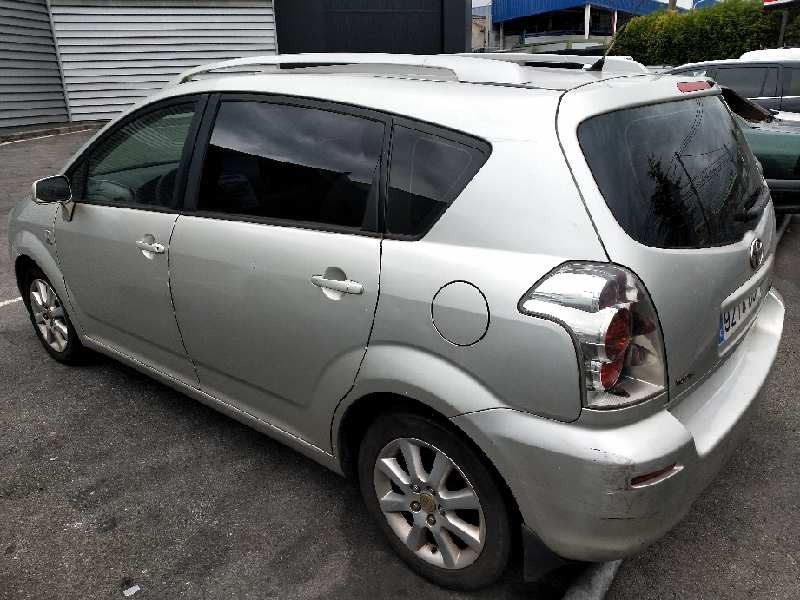 toyota corolla verso (r1) del año 2004