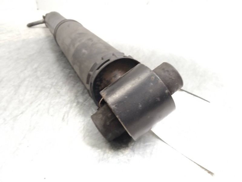 Recambio de amortiguador trasero para renault megane iii berlina 5 p 1.6 dci diesel fap referencia OEM IAM   