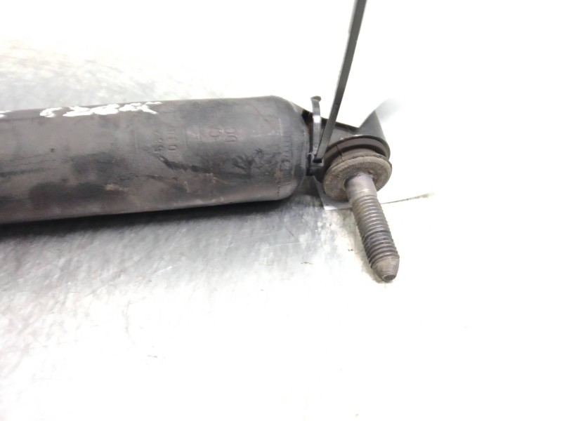 Recambio de amortiguador trasero para renault megane iii sport tourer 1.5 dci diesel fap referencia OEM IAM   
