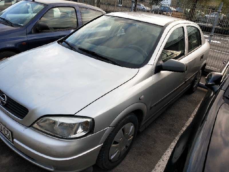 opel astra g berlina del año 1999