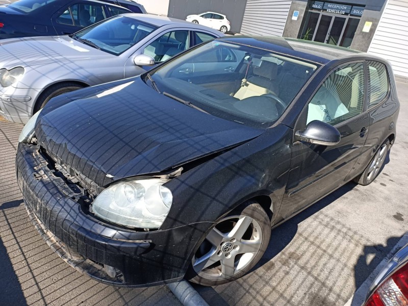 volkswagen golf v berlina (1k1) del año 2004