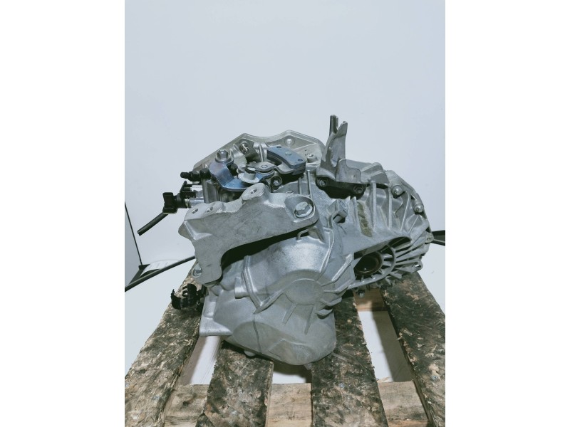 Recambio de caja cambios para opel zafira tourer excellence referencia OEM IAM F40 AYP R14052196