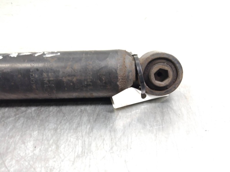 Recambio de amortiguador trasero para renault scenic ii 1.5 dci diesel referencia OEM IAM   