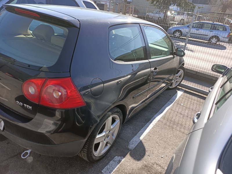 volkswagen golf v berlina (1k1) del año 2004