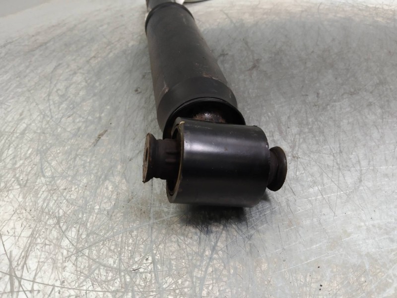 Recambio de amortiguador trasero para renault scenic iii dynamique referencia OEM IAM   
