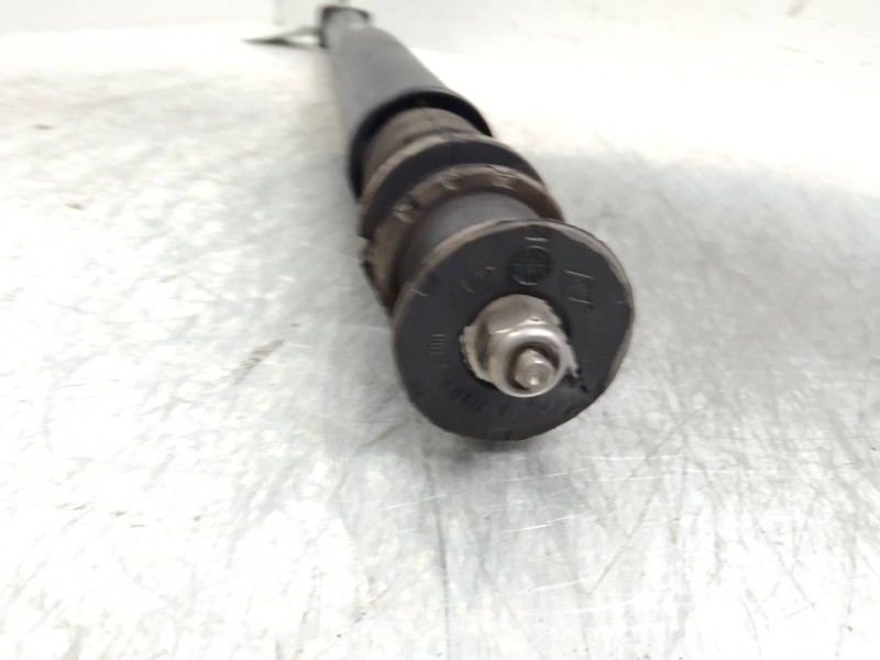 Recambio de amortiguador trasero para renault twingo authentique referencia OEM IAM   