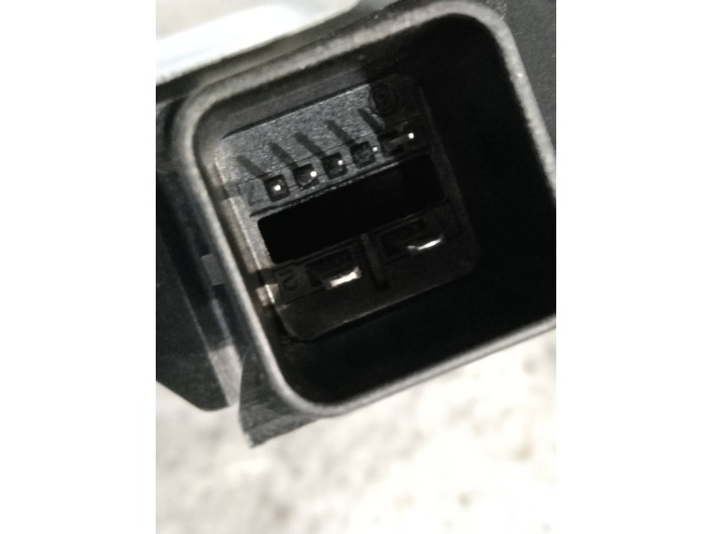 Recambio de elevalunas trasero izquierdo para opel zafira tourer excellence referencia OEM IAM 13260141 927207103 13369289