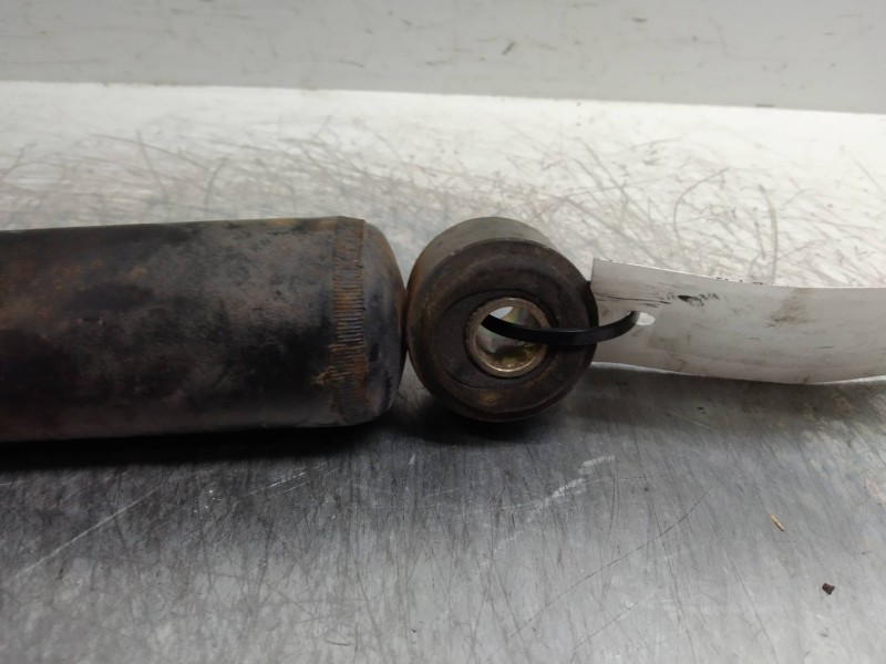 Recambio de amortiguador trasero para renault trafic (desde 5.89) 1.9 diesel referencia OEM IAM   