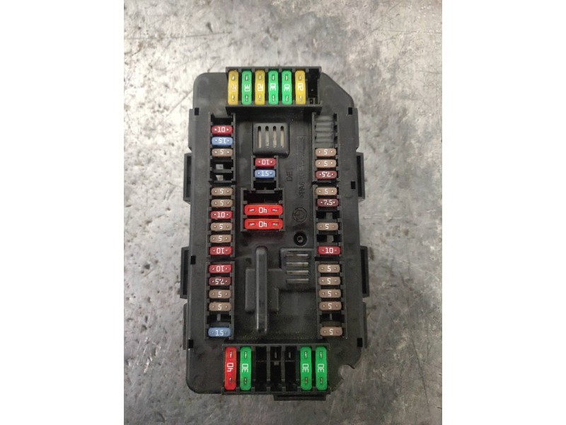Recambio de caja reles / fusibles para bmw serie 3 lim. (f30) 320d referencia OEM IAM 933787902 6114V7933787902 