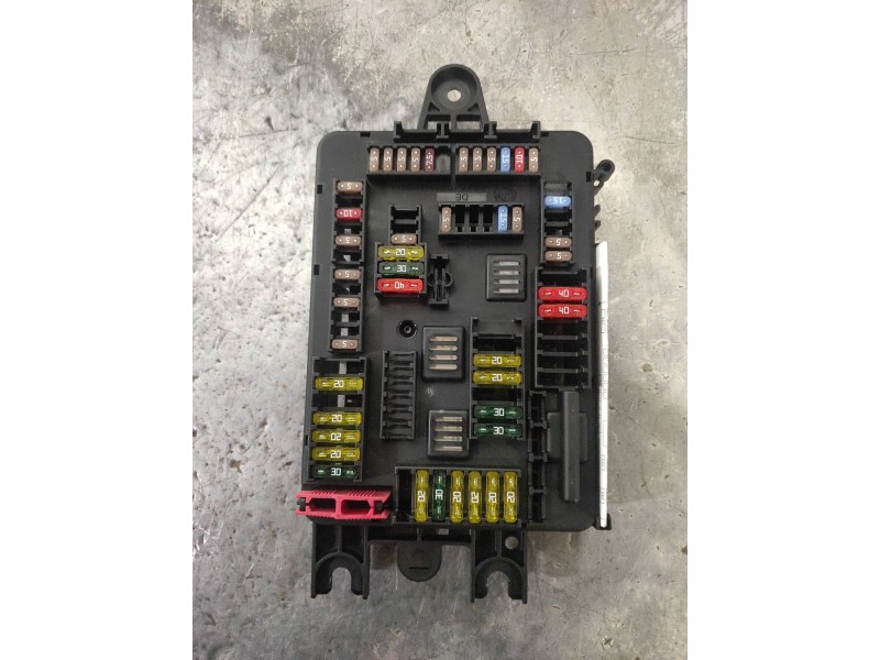 Recambio de caja reles / fusibles para bmw serie 3 lim. (f30) 320d referencia OEM IAM 933788001 6114V8933788001 