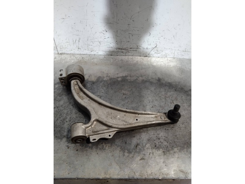Recambio de brazo suspension inferior delantero izquierdo para opel zafira tourer excellence referencia OEM IAM 13461920  