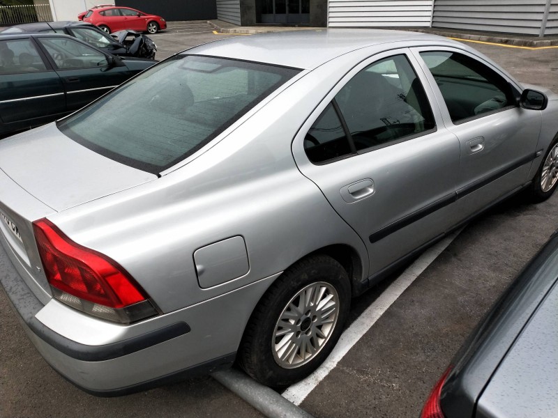 volvo s60 berlina del año 2003