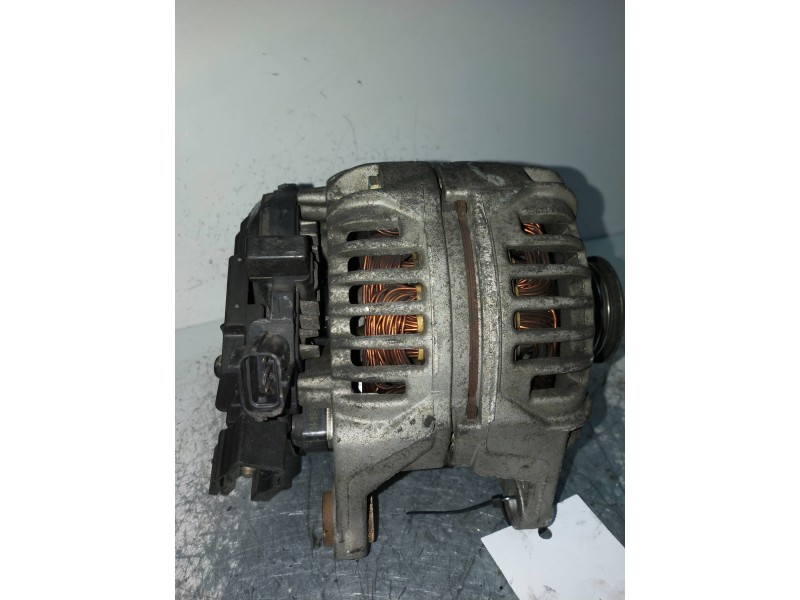 Recambio de alternador para ford mondeo berlina (gd) clx referencia OEM IAM 0124415006 BOSCH 