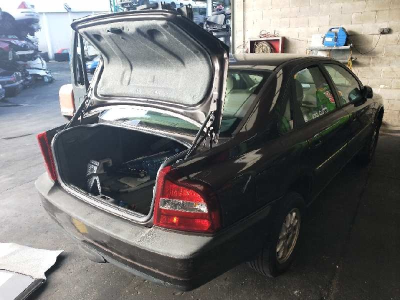 volvo s80 berlina del año 1999