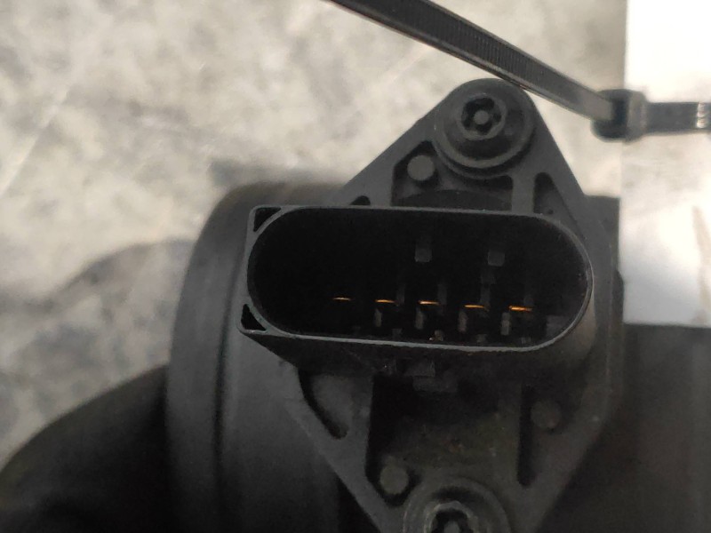 Recambio de caudalimetro para volkswagen polo berlina (6n2) trendline referencia OEM IAM 0281002318 04590646C BOSCH