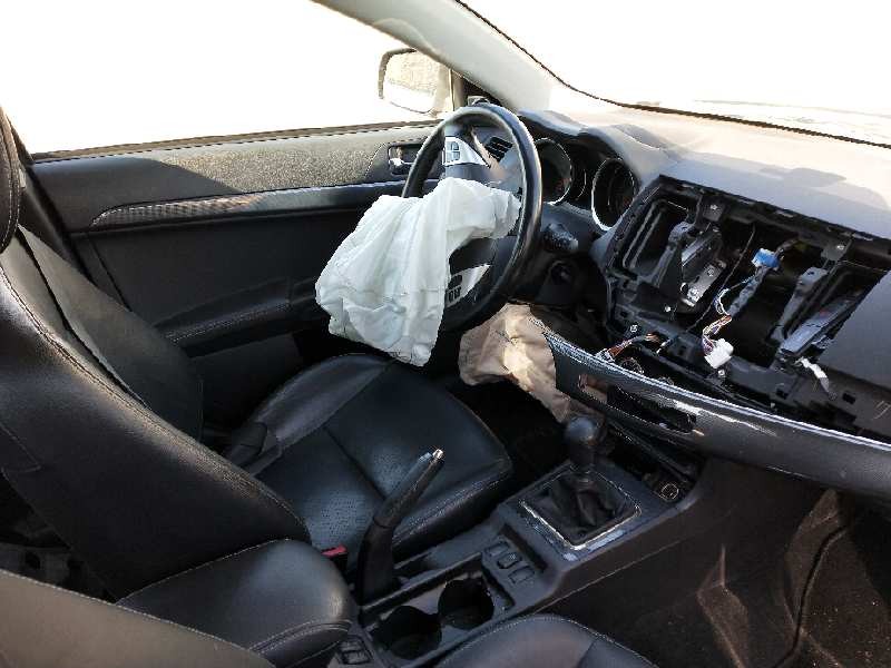 mitsubishi lancer berlina (cy0) del año 2010