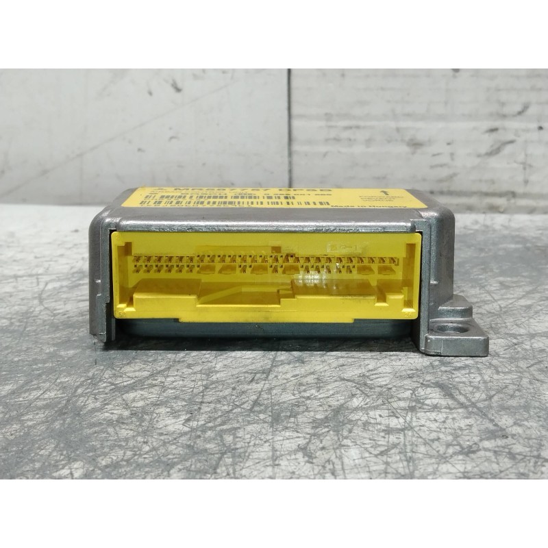 Recambio de centralita airbag para mitsubishi colt berlina 5 (z30a) 1.3 inform (d) referencia OEM IAM 0285001686 MR587757 