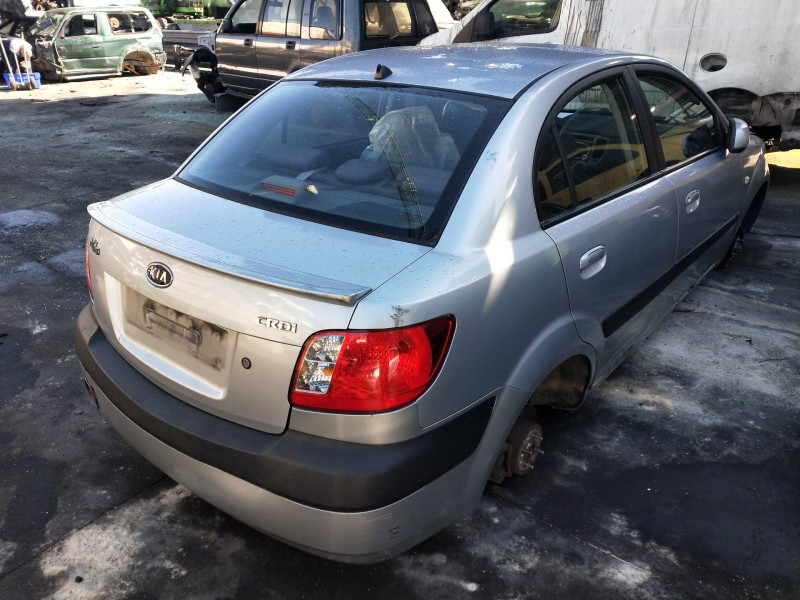 kia rio del año 2005