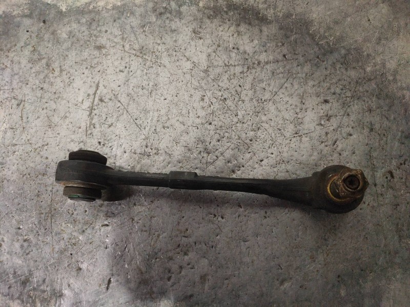 Recambio de brazo suspension superior delantero izquierdo para bmw x1 (e84) xdrive 18d referencia OEM IAM 6768989  