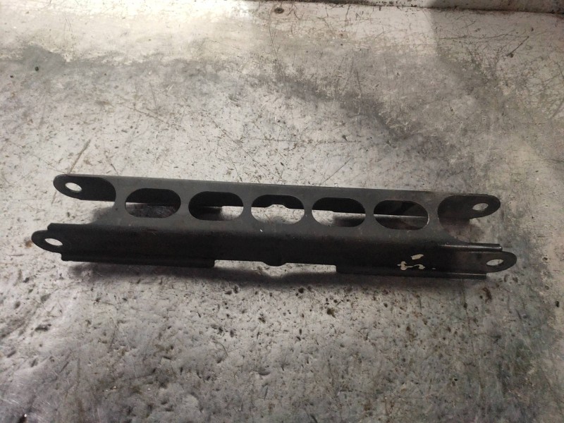 Recambio de brazo suspension superior trasero derecho para bmw x1 (e84) xdrive 18d referencia OEM IAM 676347703  