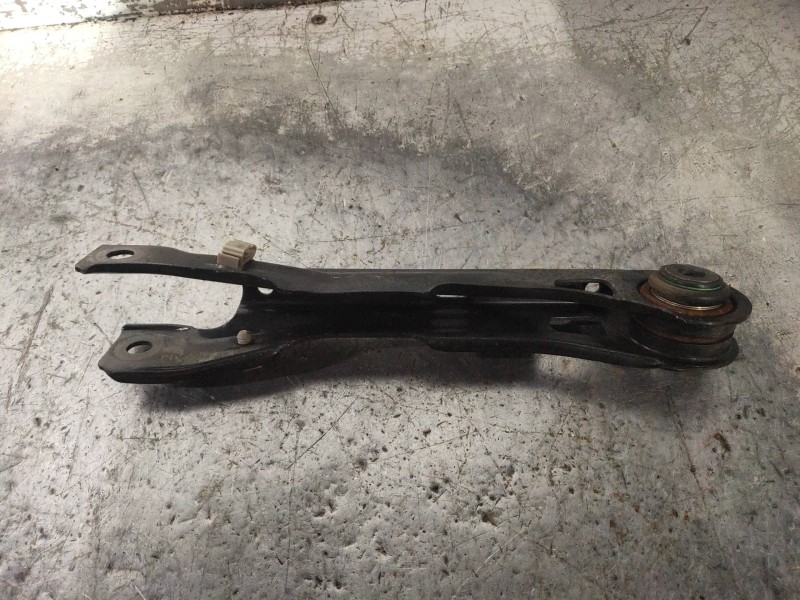 Recambio de brazo suspension superior trasero derecho para bmw x1 (e84) xdrive 18d referencia OEM IAM 6782168  