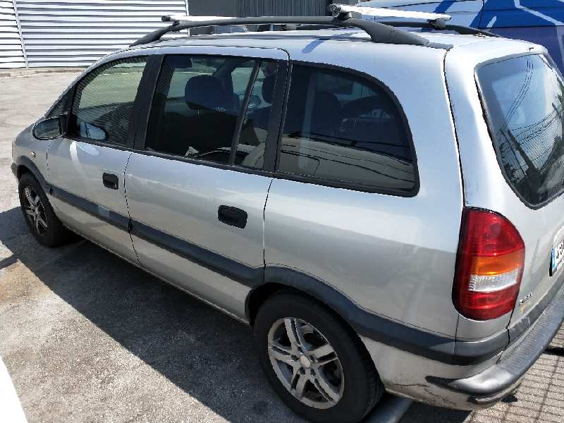 opel zafira a del año 2001