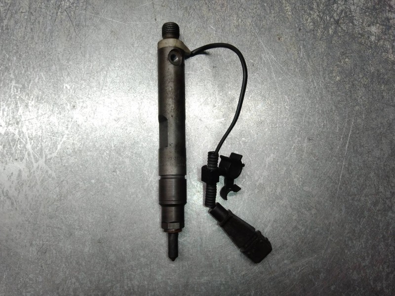 Recambio de inyector para seat leon (1m1) signo referencia OEM IAM 0432193694 028130202Q 