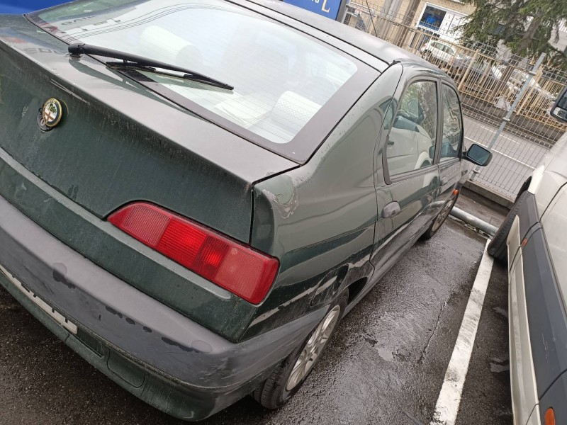 alfa romeo 146 del año 1996