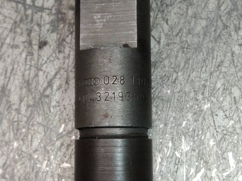 Recambio de inyector para seat leon (1m1) signo referencia OEM IAM 0432193694 028130202Q 