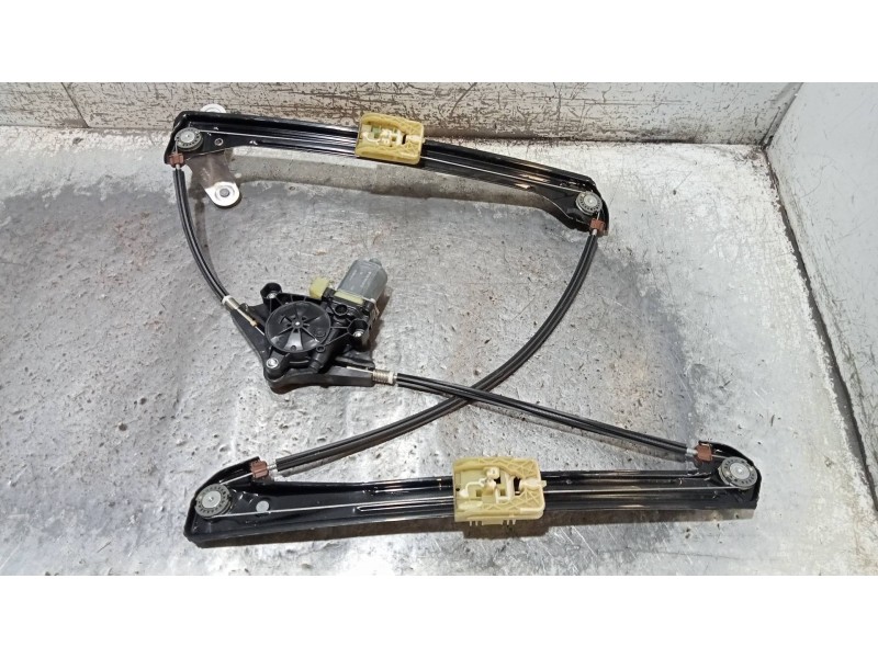 Recambio de elevalunas delantero izquierdo para volkswagen golf vii lim. (bq1) sport referencia OEM IAM 5G4837461H 0130822717 5P