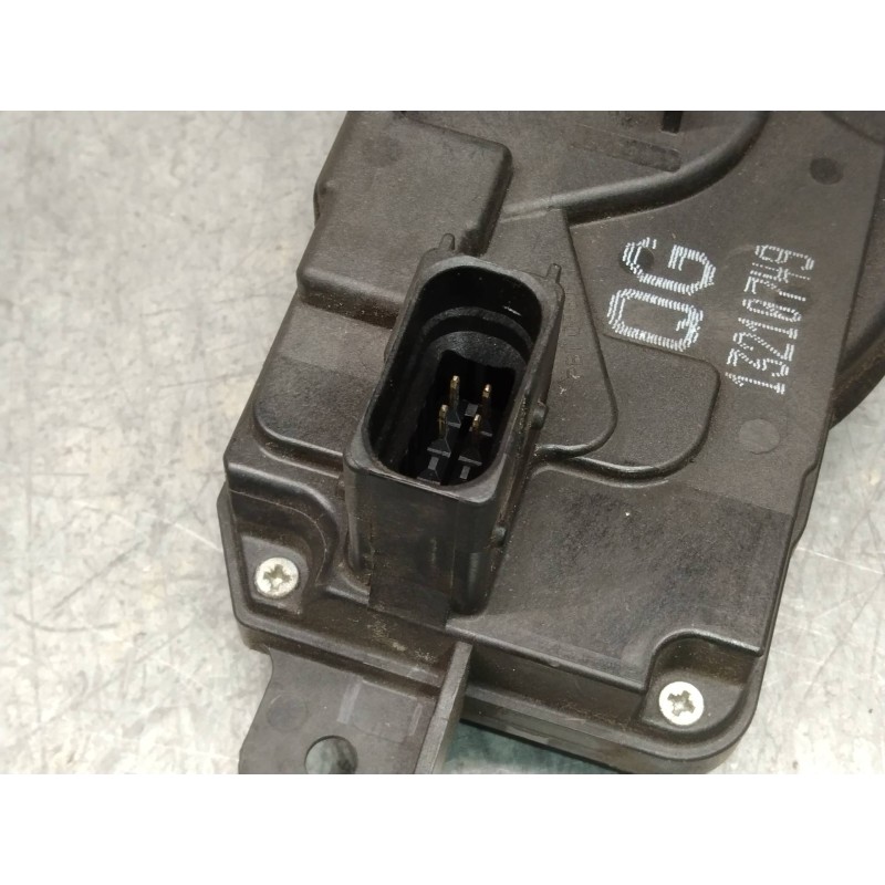 Recambio de motor cierre centralizado delantero derecho para opel astra gtc enjoy referencia OEM IAM 13210749 3P 3P