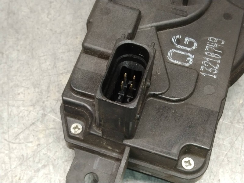 Recambio de motor cierre centralizado delantero derecho para opel astra gtc enjoy referencia OEM IAM 13210749 3P 3P