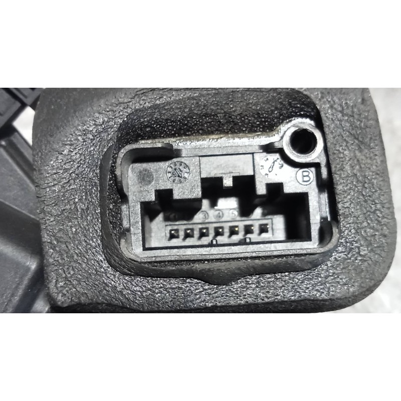 Recambio de motor cierre centralizado trasero derecho para volkswagen golf vii lim. (bq1) sport referencia OEM IAM 5K4839016R  