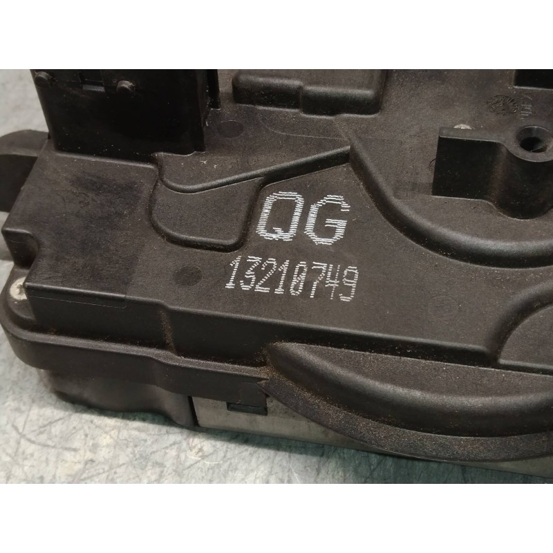 Recambio de motor cierre centralizado delantero derecho para opel astra gtc enjoy referencia OEM IAM 13210749 3P 3P